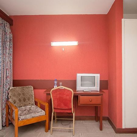 Milele Hotel Найроби Экстерьер фото